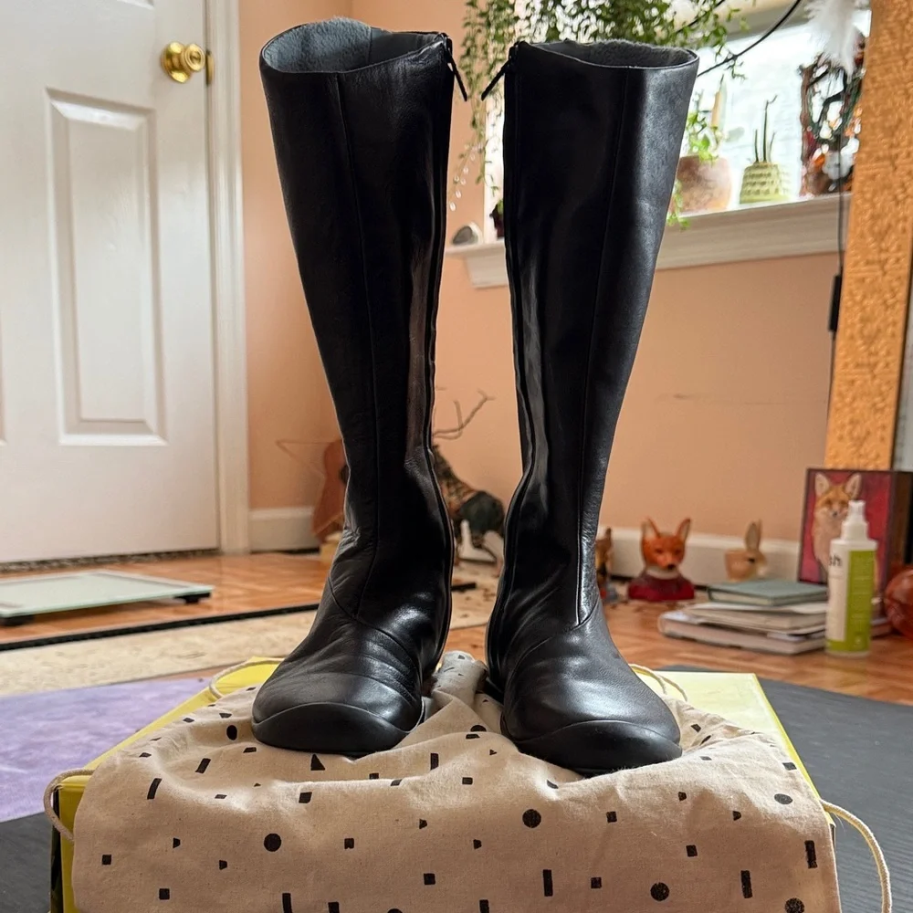 Tsubo Black Over the Knee Boots - Picture 1 of 6